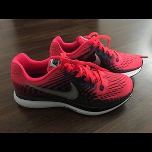 Nike Shoes - Nike running shoes Nike Shoes - Nike running shoes